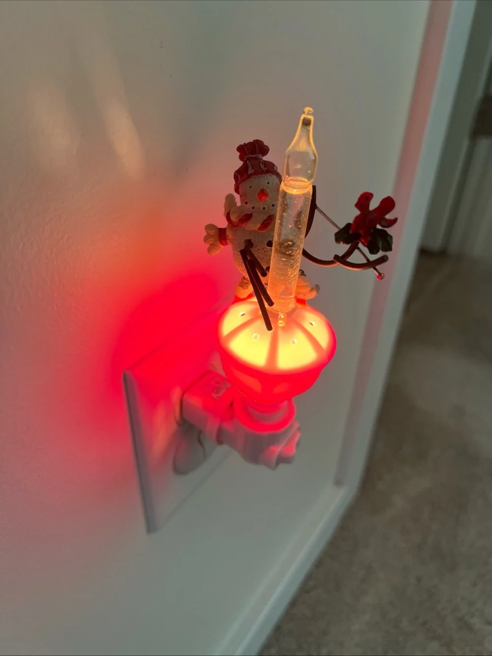 Bubble Plug-In Night Light Snowman with Red Cardinal Tested and Works